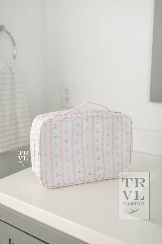 Bundle Up2 Hanging Toiletry Bag - Ribbon Floral Pink: Ribbon Floral Pink