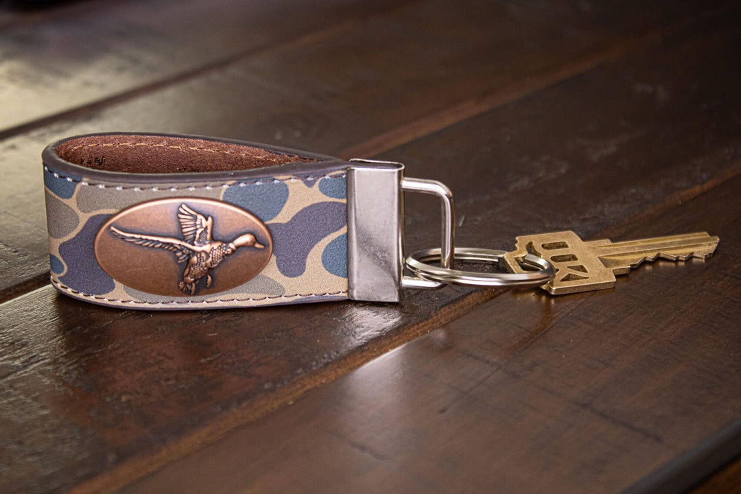 Mallard Hunting Old School Camo Leather Loop Keychain.: Brown/Tan Camo