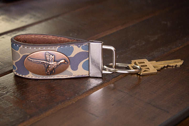 Mallard Hunting Old School Camo Leather Loop Keychain.: Brown/Tan Camo