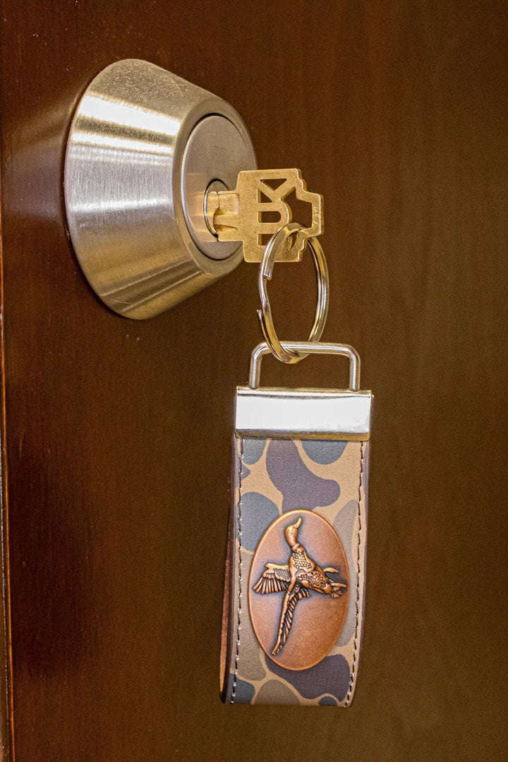Mallard Hunting Old School Camo Leather Loop Keychain.: Brown/Tan Camo