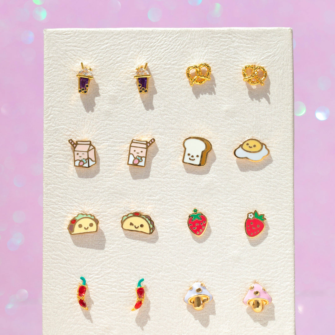 Knot Your Average Pretzel Studs: Gold