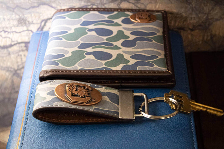 South Carolina Gamecocks Old School Camo Leather Loop Keychain.: Brown/Tan Camo