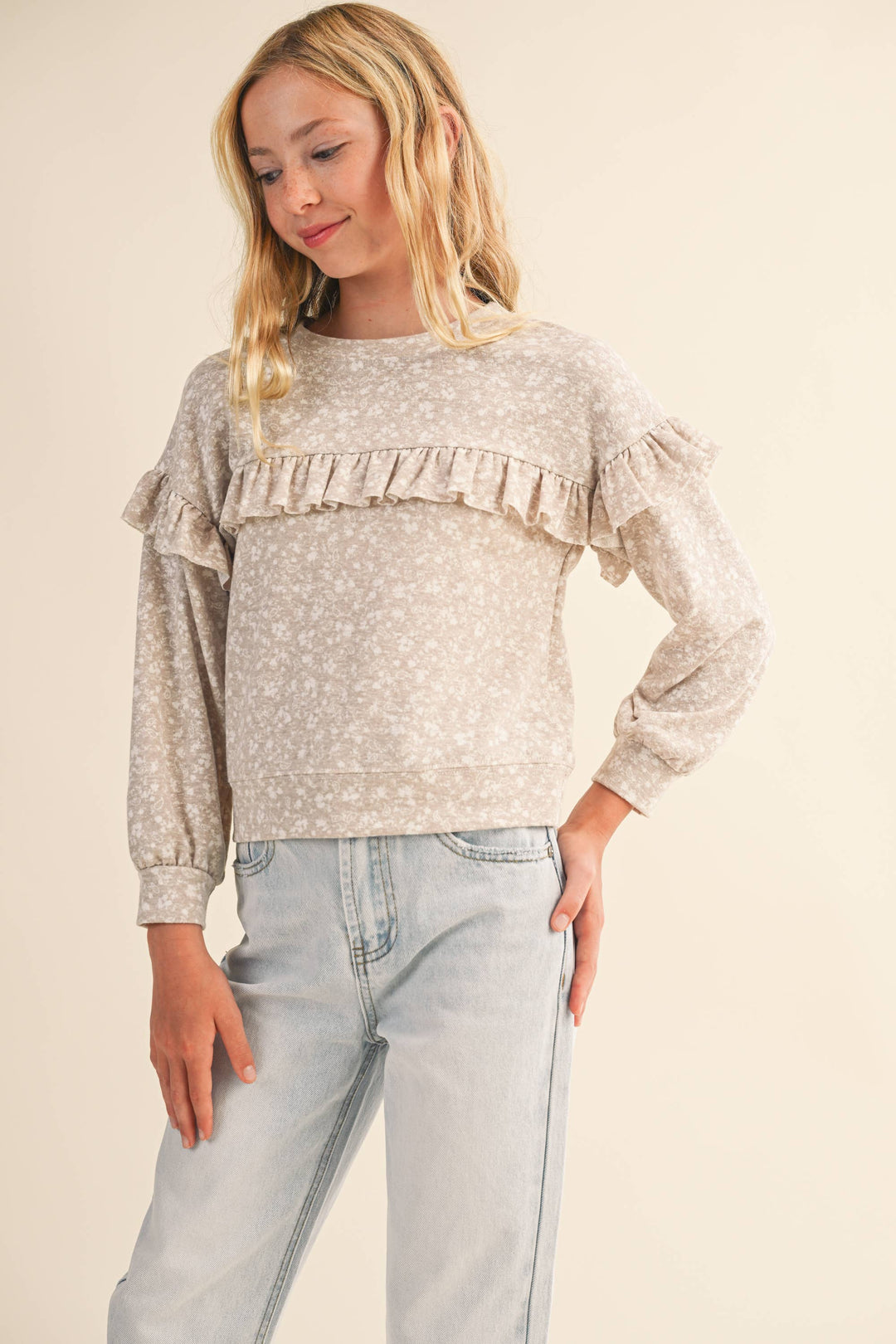 RUFFLE PRINT SWEATSHIRT