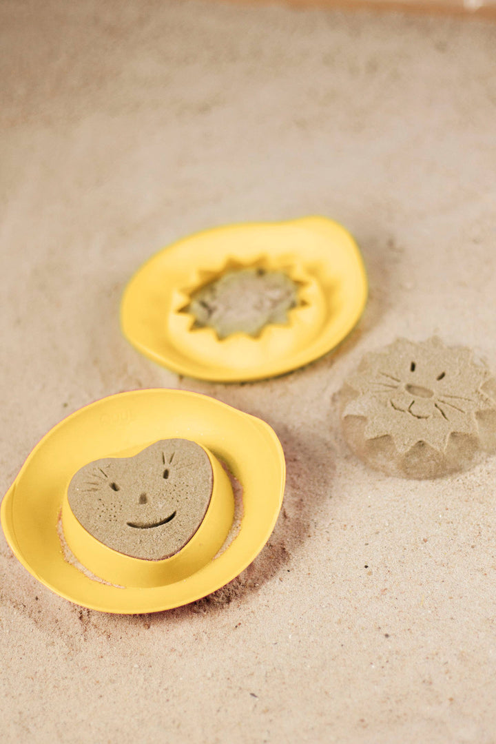 Beach Set -  Triplet, Ringo and a Magic Sand Shaper