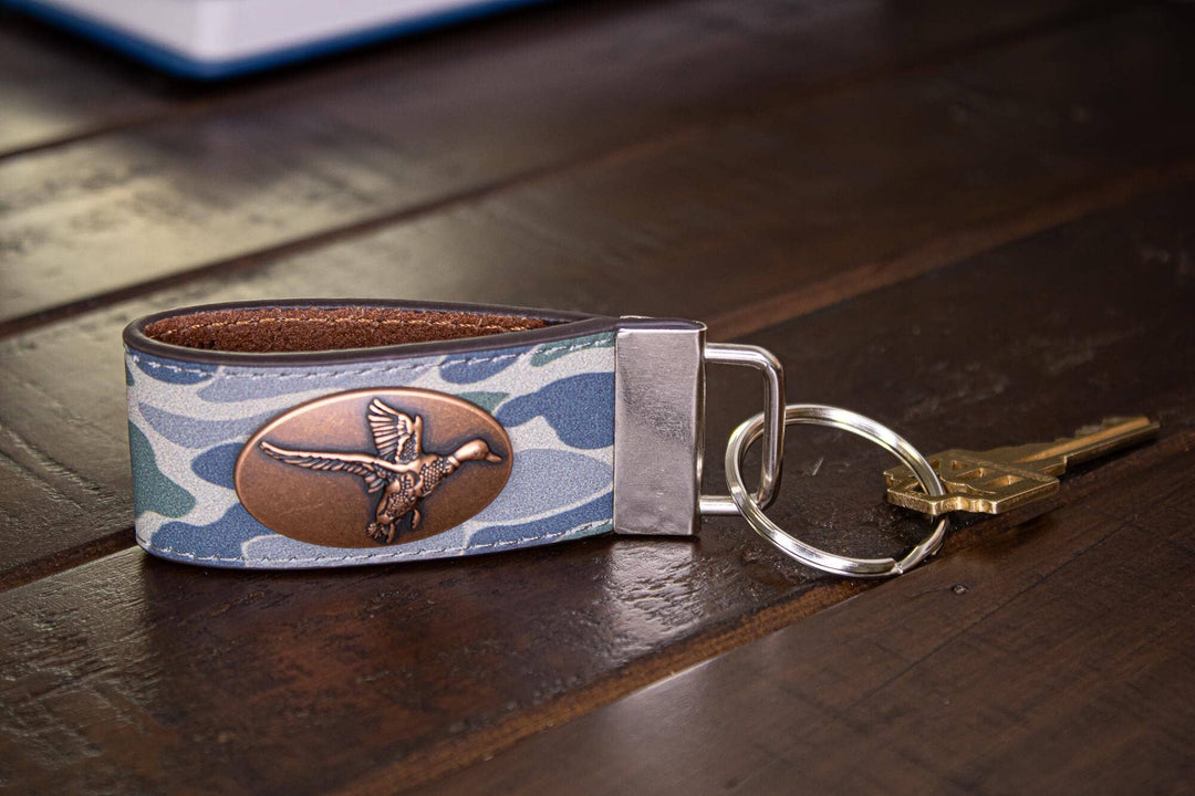 Mallard Hunting Old School Camo Leather Loop Keychain.: Brown/Tan Camo