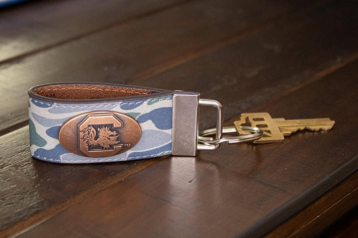 South Carolina Gamecocks Old School Camo Leather Loop Keychain.: Brown/Tan Camo