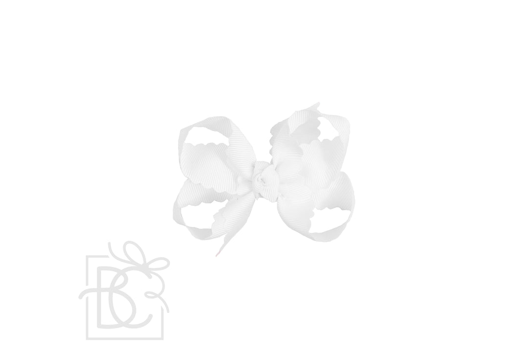 SCALLOPED EDGE BOW: White