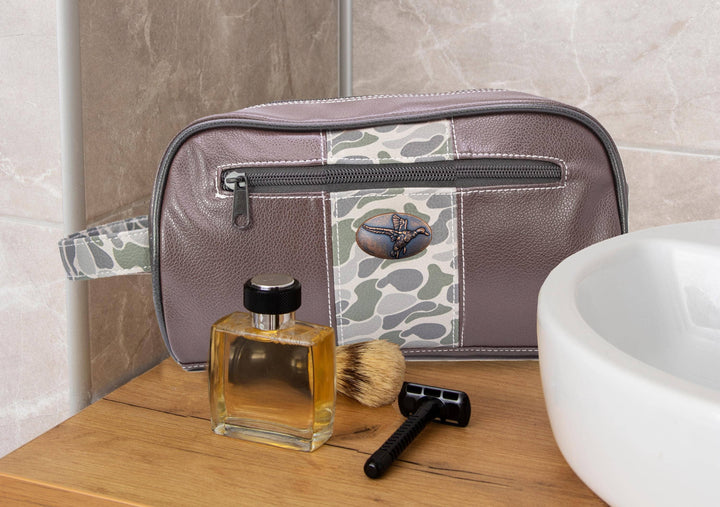 Mallard Brown Pebble Old School Camo Men's Toiletry Dopp Bag.: Brown/Tan