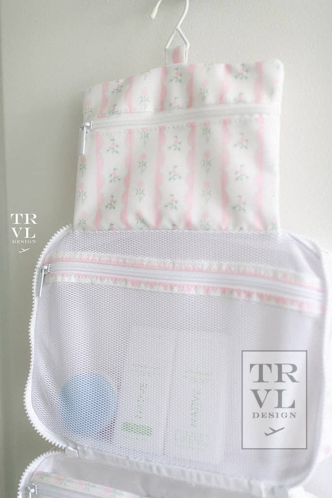 Bundle Up2 Hanging Toiletry Bag - Ribbon Floral Pink: Ribbon Floral Pink