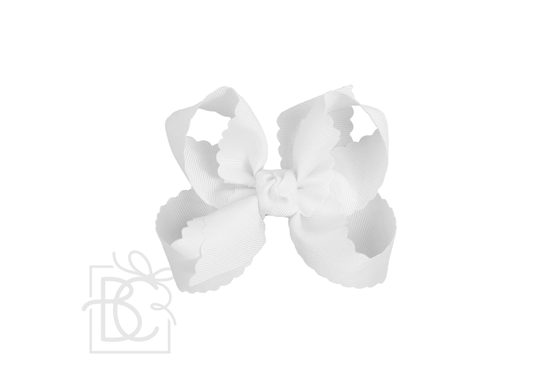 SCALLOPED EDGE BOW: White