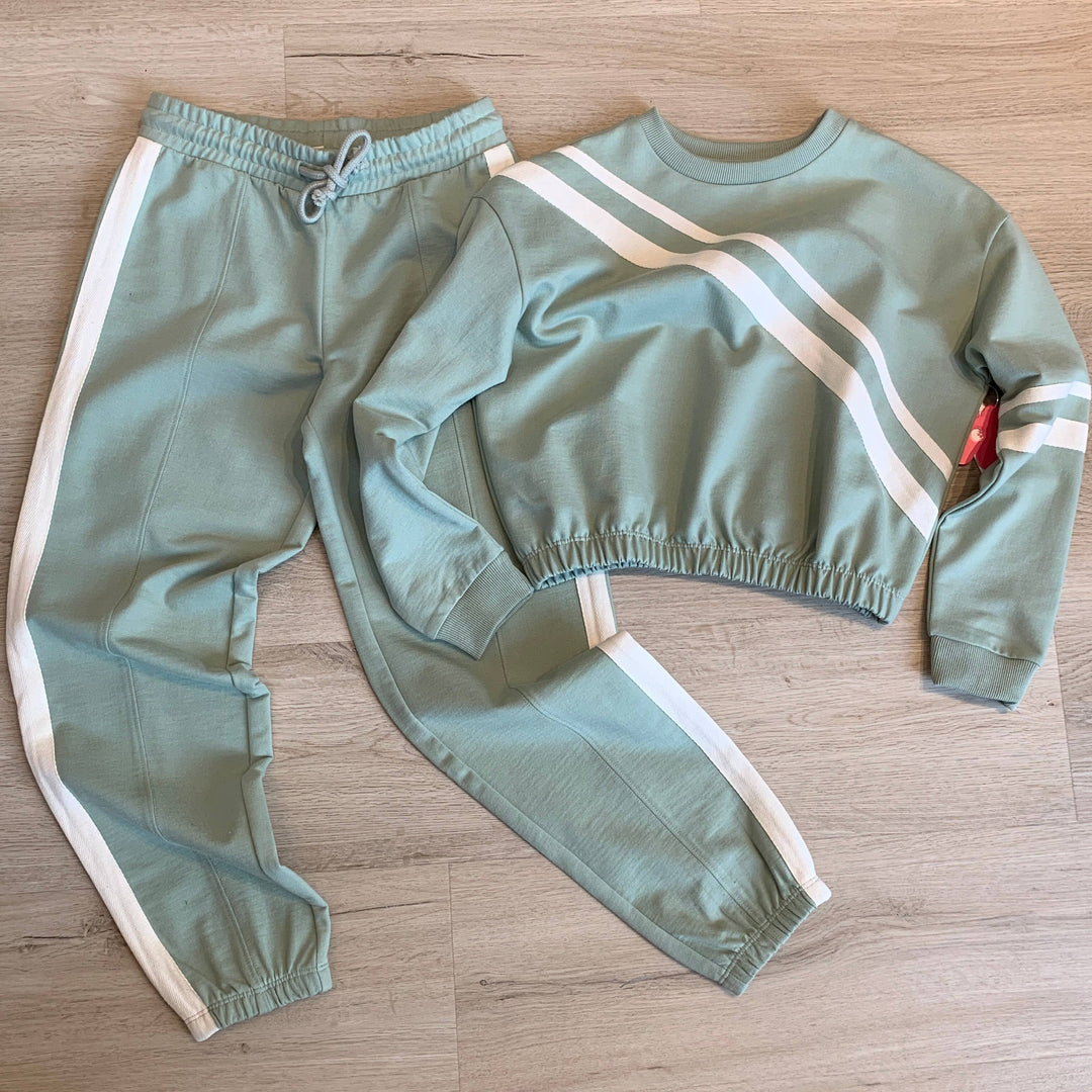 Color blocked Applique Taping Tween Sweatshirt