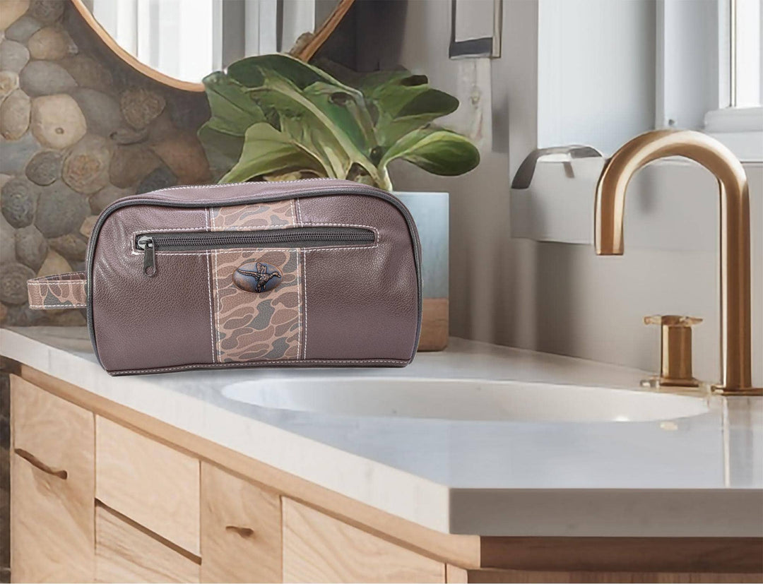 Mallard Brown Pebble Old School Camo Men's Toiletry Dopp Bag.: Brown/Tan