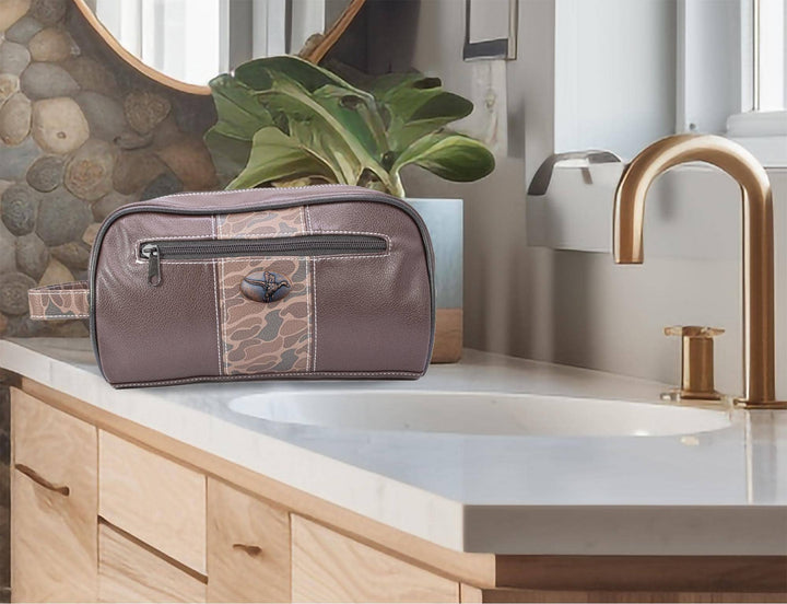 Mallard Brown Pebble Old School Camo Men's Toiletry Dopp Bag.: Brown/Tan