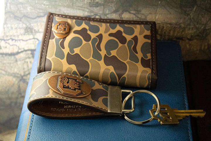 South Carolina Gamecocks Old School Camo Leather Loop Keychain.: Brown/Tan Camo