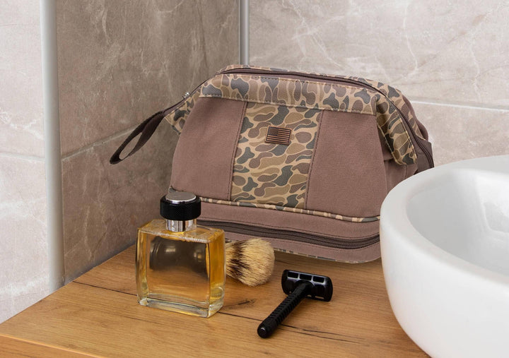 USA Flag Brown Waxed Canvas Old School Camo Men's Toiletry Dopp Bag.: Brown/Tan